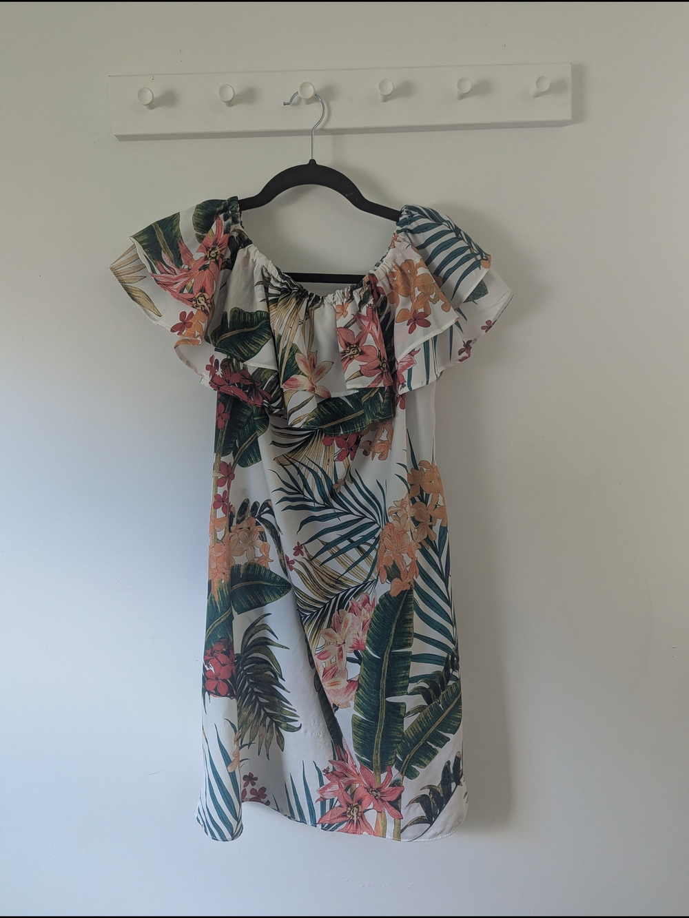 SHEIN White Tropical Strapless Ruffle Dress with Green Leaf Print